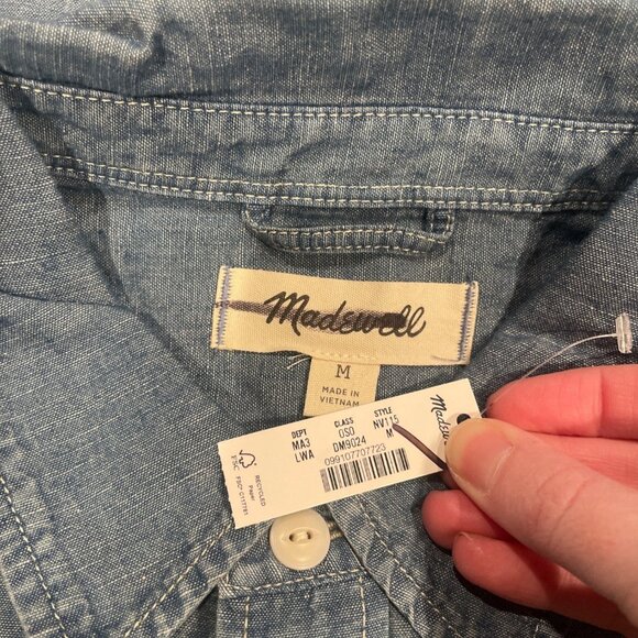 NWT Madewell Men's M Chambray Button-Up Shirt Cotton-Linen Blend Lorena Wash - Picture 2 of 7